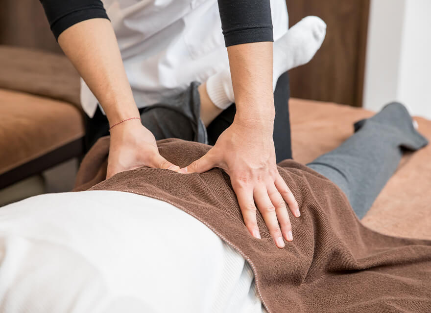 痛みの少ない施術でリラックスして受けていただけます